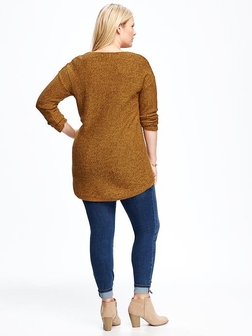 Image number 2 showing, Relaxed Plus-Size Textured V-Neck Sweater