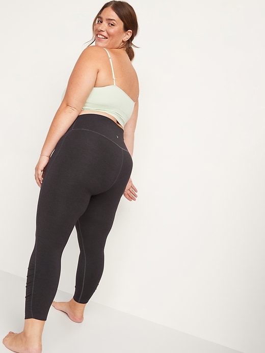 Image number 8 showing, Extra High-Waisted PowerChill Hidden-Pocket Ruched 7/8 Leggings