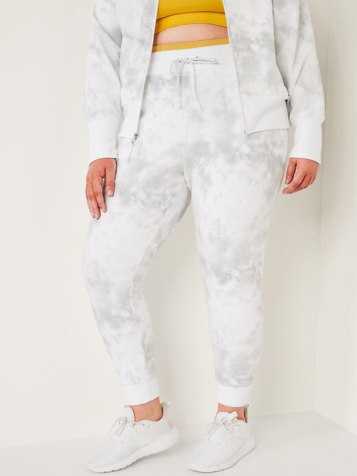 Image number 7 showing, High-Waisted Dynamic Fleece Jogger Sweatpants