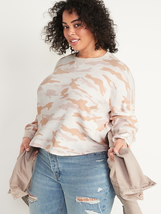 Image number 7 showing, Long-Sleeve Loose Cropped Camo-Print Waffle-Knit Top