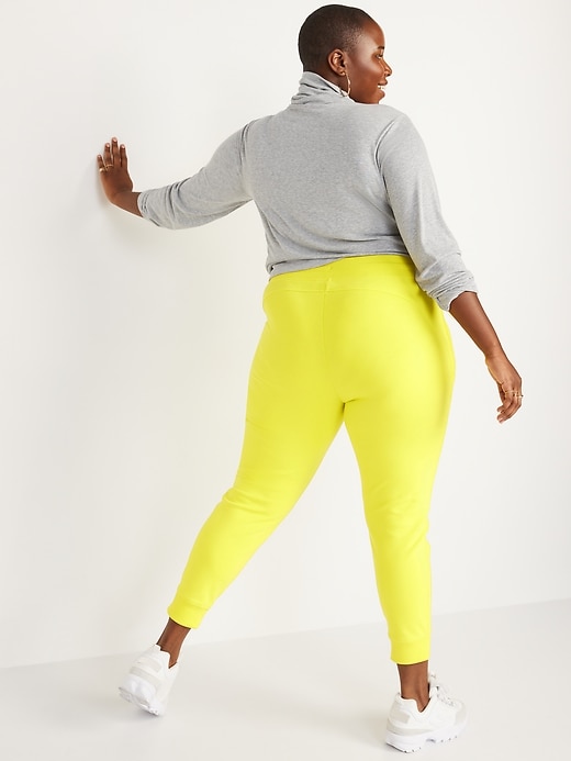 Image number 8 showing, High-Waisted Dynamic Fleece Jogger Sweatpants
