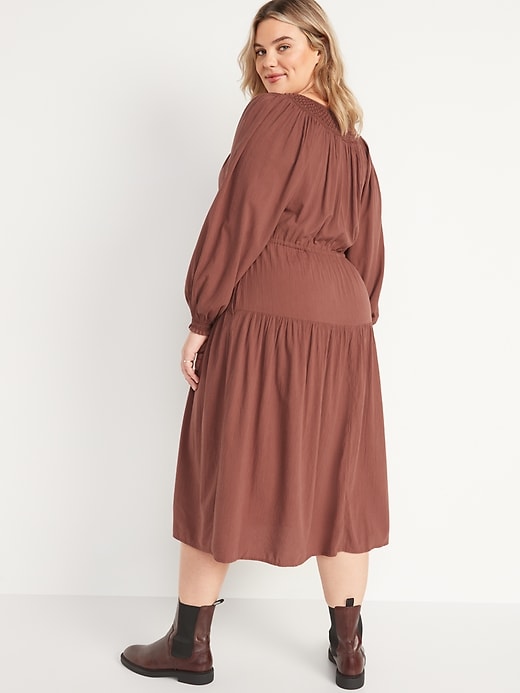 Image number 8 showing, Waist-Defined Crinkle-Textured Long-Sleeve Midi Dress