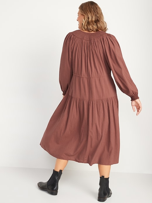 Image number 6 showing, Waist-Defined Crinkle-Textured Long-Sleeve Midi Dress