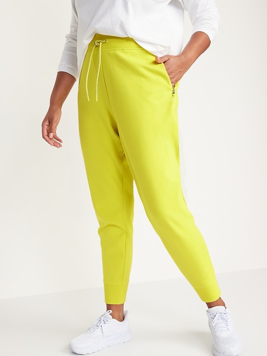 Image number 5 showing, High-Waisted Dynamic Fleece Jogger Sweatpants