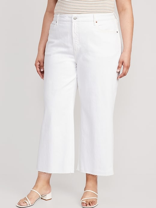 Image number 7 showing, Extra High-Waisted Cropped White Wide-Leg Cut-Off Jeans