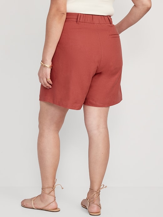 Image number 6 showing, Extra High-Waisted Linen-Blend Taylor Trouser Shorts -- 6-inch inseam