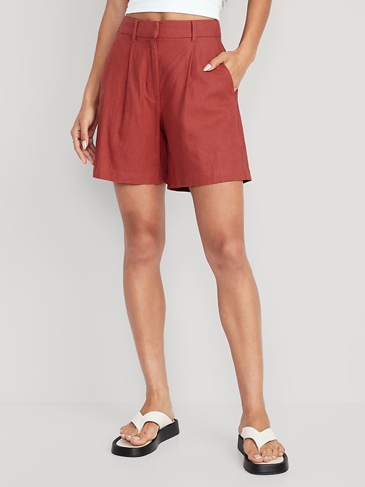 Image number 1 showing, Extra High-Waisted Linen-Blend Taylor Trouser Shorts -- 6-inch inseam
