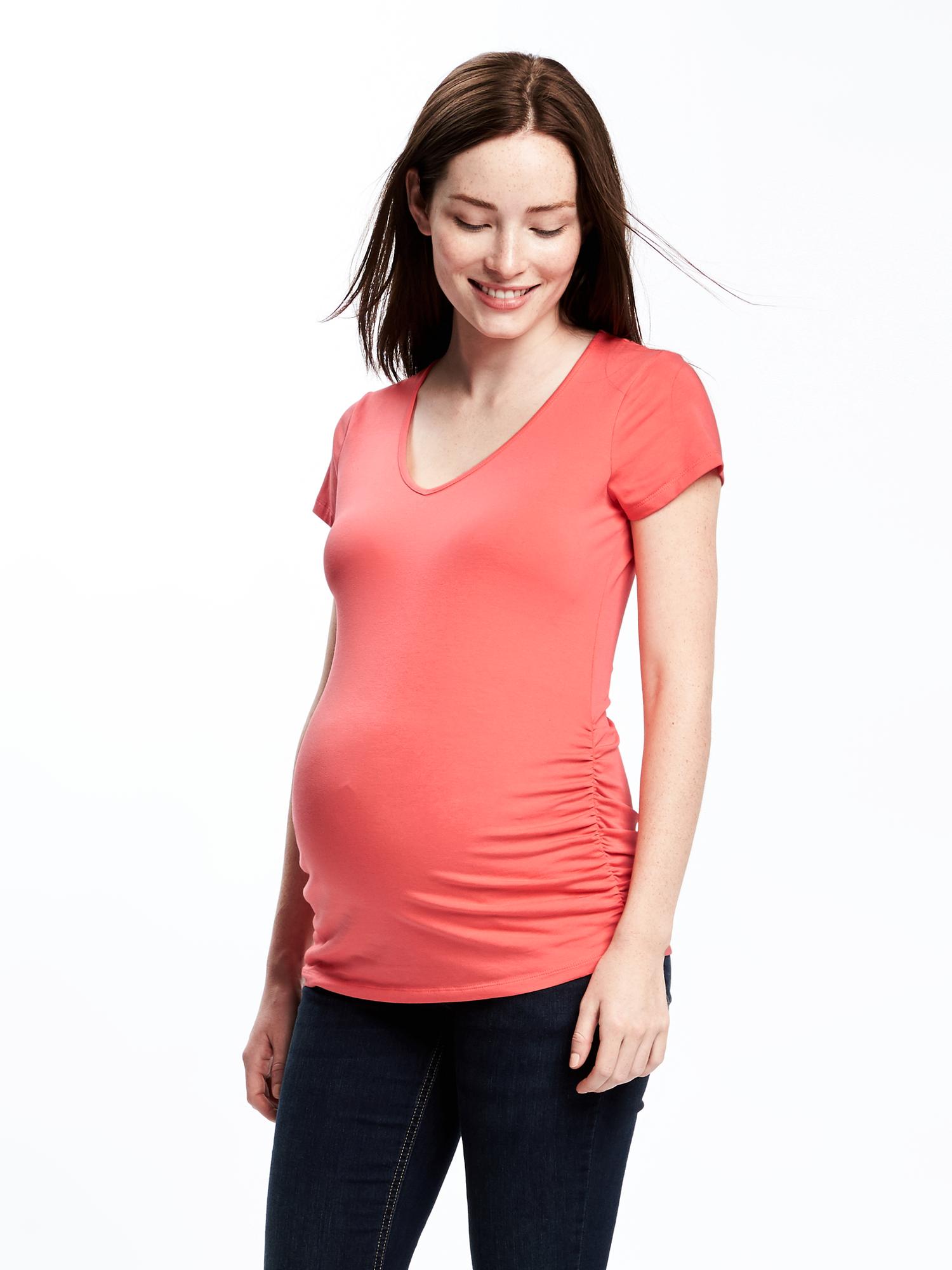 Maternity Fitted V-Neck Tee | Old Navy