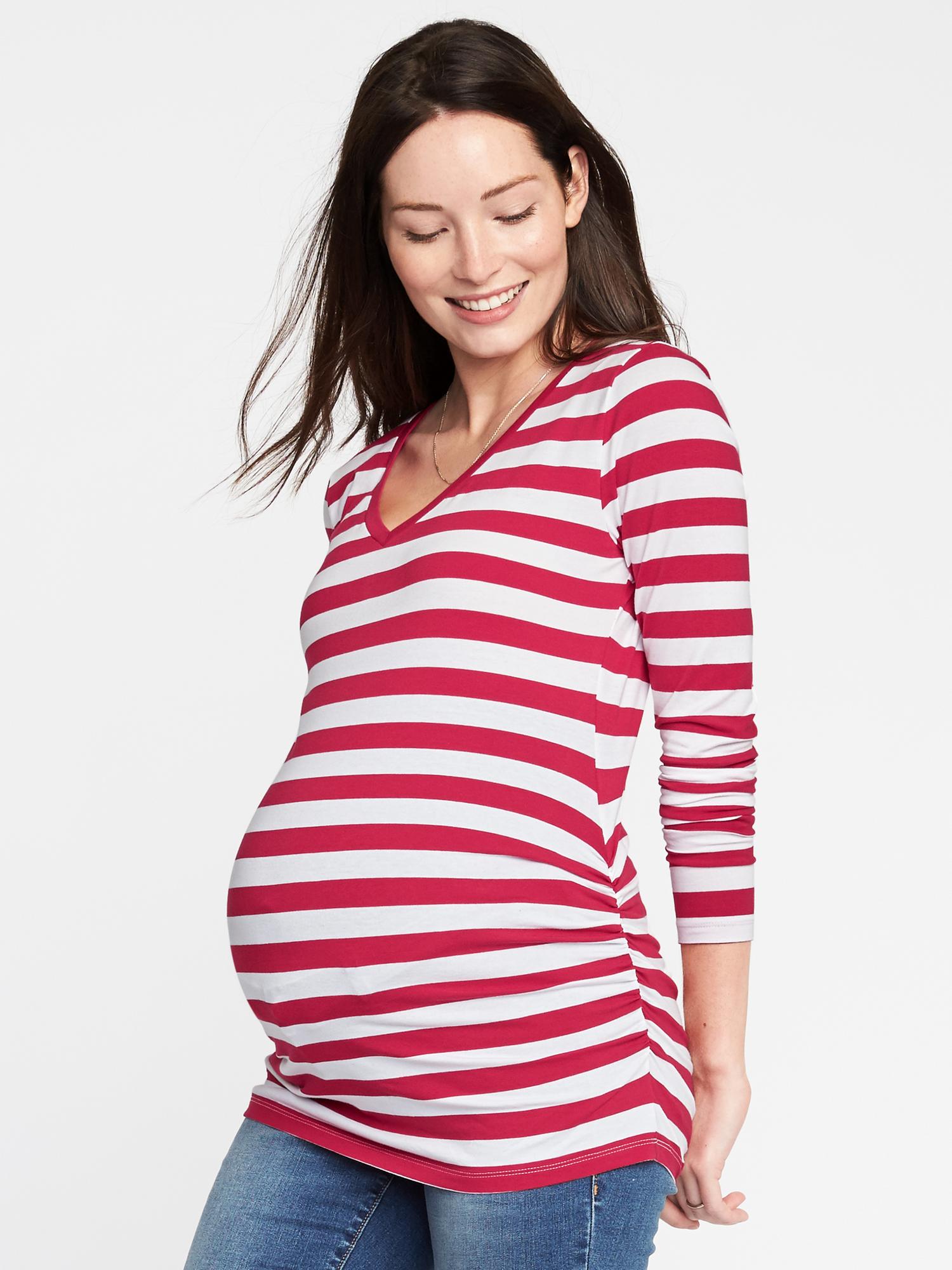 Maternity Fitted V-Neck Tee | Old Navy