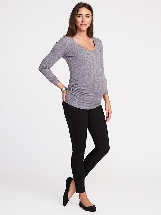 Maternity Fitted Scoop-Neck Tee | Old Navy