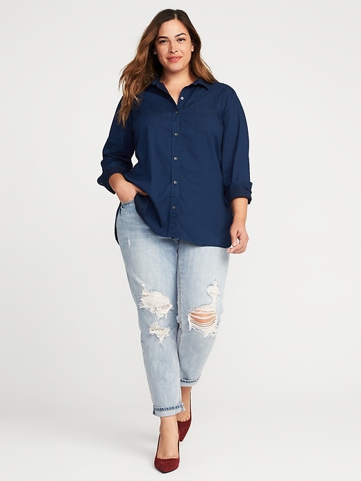 Image number 3 showing, Classic Chambray Plus-Size Hi-Lo Shirt
