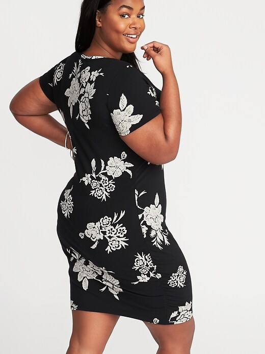 Image number 2 showing, Plus-Size Scoop-Neck Bodycon Dress