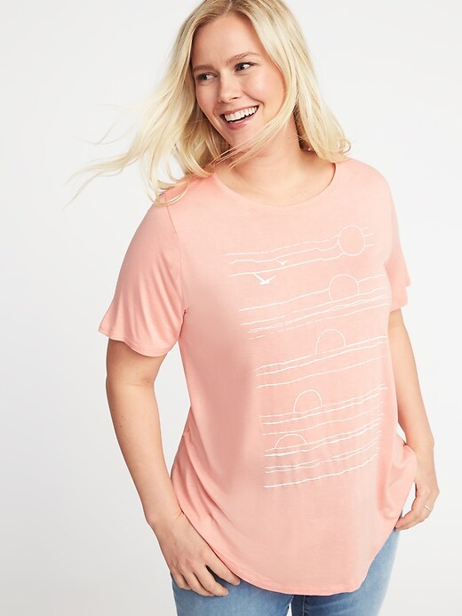 Image number 1 showing, Luxe Plus-Size Graphic Curved-Hem Tee