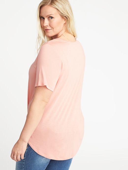 Image number 2 showing, Luxe Plus-Size Graphic Curved-Hem Tee
