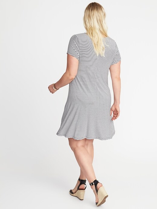 Image number 2 showing, Short-Sleeve Plus-Size Jersey-Knit Swing Dress