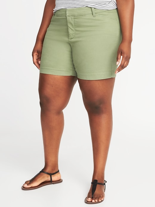 View large product image 1 of 3. Mid-Rise Secret-Slim Pockets Plus-Size Pixie Chino Shorts (7")