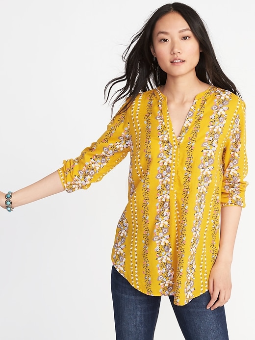 View large product image 1 of 1. Relaxed Lightweight Popover Top for Women