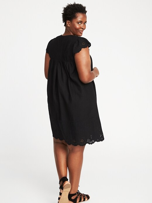 Image number 2 showing, Plus-Size Lace-Up-Yoke Linen-Blend Swing Dress
