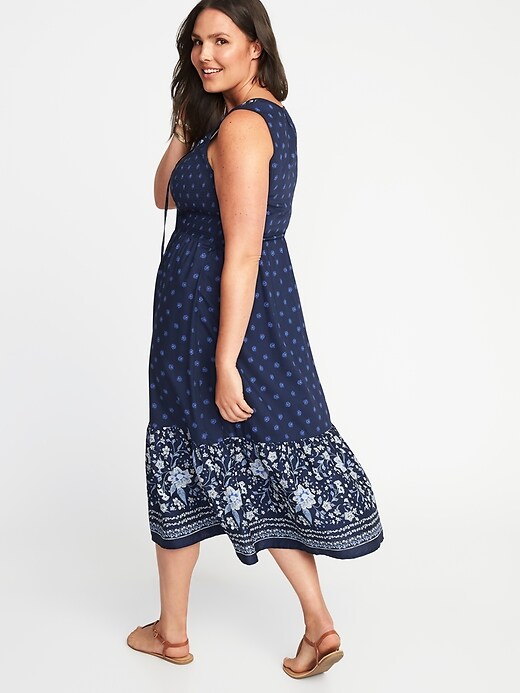Image number 2 showing, Plus-Size Smocked Fit & Flare Midi Dress