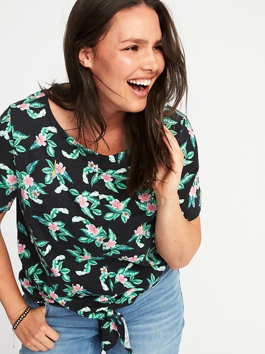 Image number 4 showing, Relaxed Floral Tie-Hem Plus-Size Top