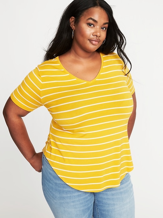 Luxe Curved-Hem Plus-Size V-Neck Tee | Old Navy