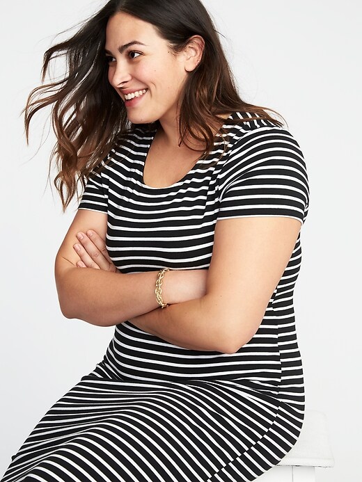 Image number 4 showing, Relaxed Plus-Size Midi Tee Dress