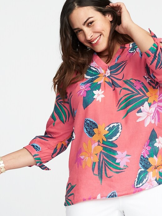 Image number 4 showing, Relaxed Plus-Size Tie-Cuff Floral Top
