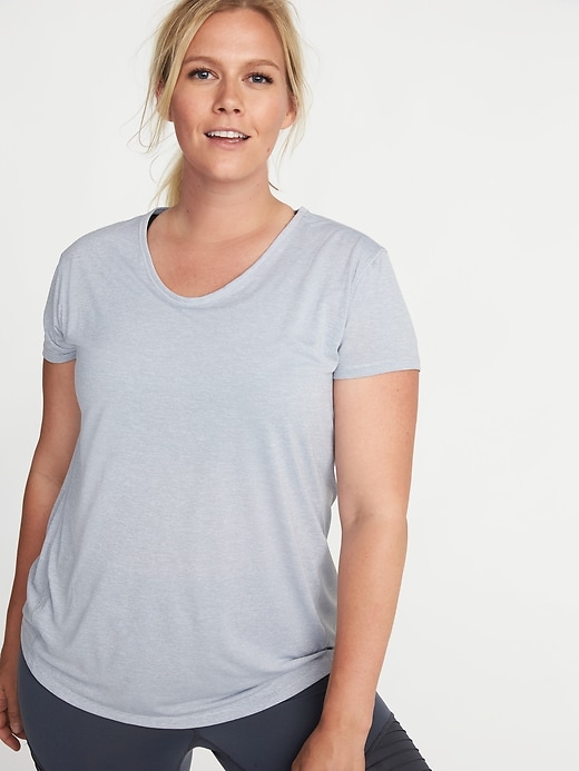 Image number 4 showing, Plus-Size Semi-Fitted Performance Top