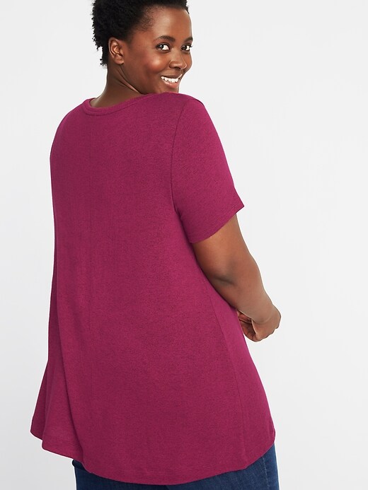 Image number 2 showing, Plush-Knit Plus-Size Luxe V-Neck Tee