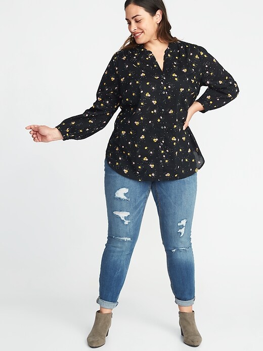 Image number 3 showing, Relaxed Plus-Size Ruffle-Trim Floral Shirt