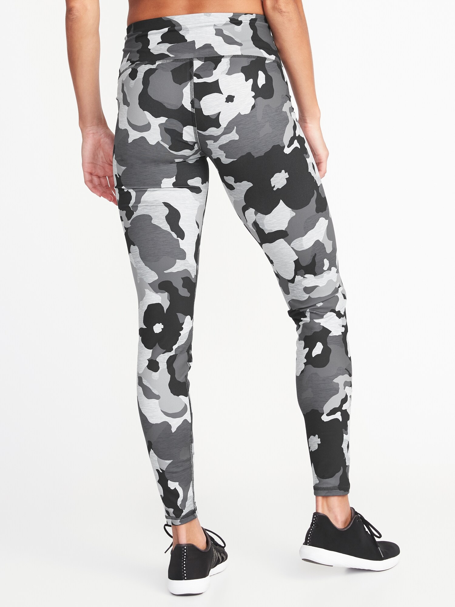 Mid-Rise Camo Compression 7/8-Length Leggings for Women | Old Navy