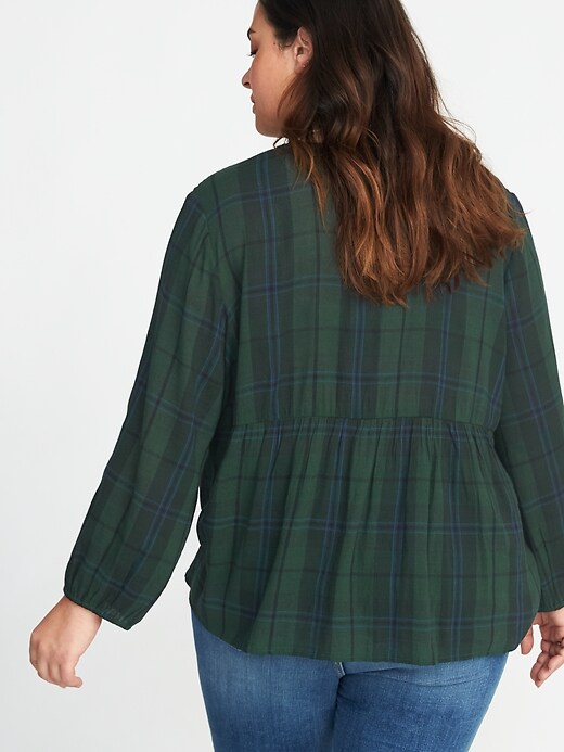 Image number 2 showing, Relaxed Plus-Size Plaid Crepe Top