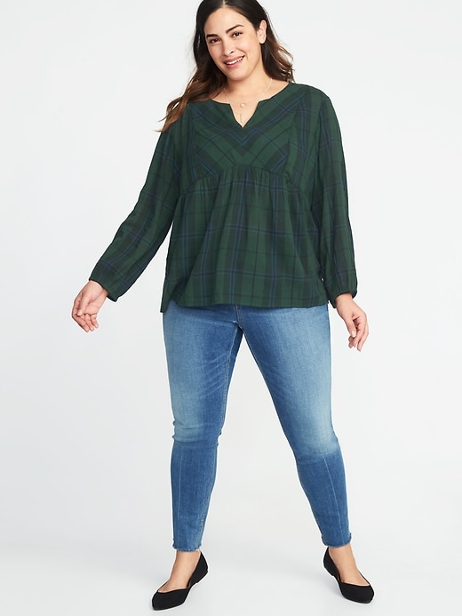 Image number 3 showing, Relaxed Plus-Size Plaid Crepe Top