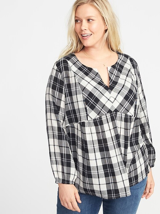 View large product image 1 of 1. Relaxed Plus-Size Plaid Crepe Top
