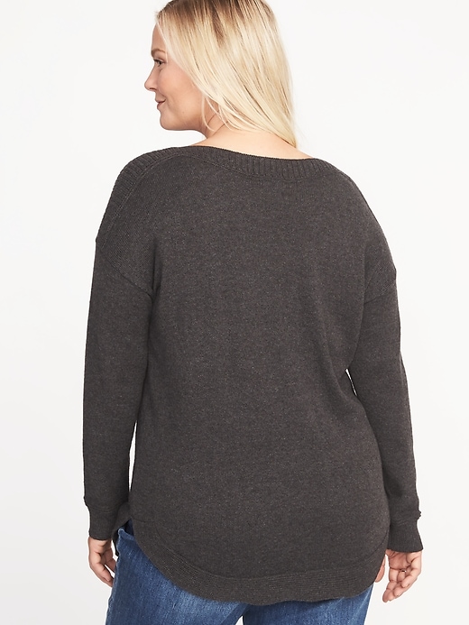 Image number 2 showing, Plus-Size Curved-Hem Sweater