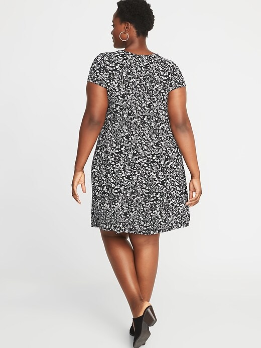 Image number 2 showing, Short-Sleeve Plus-Size Jersey-Knit Swing Dress