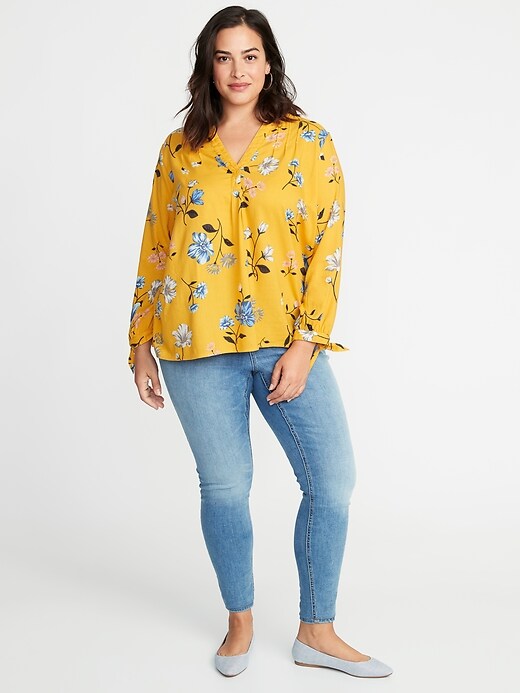 Image number 3 showing, Printed Tie-Cuff Plus-Size Blouse