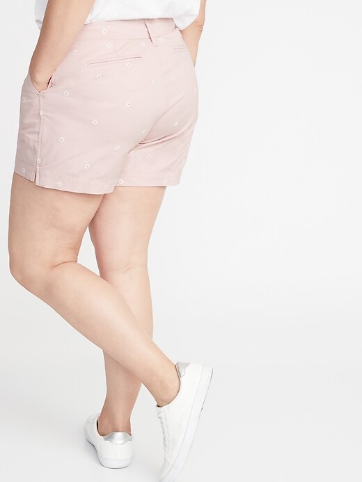 View large product image 2 of 3. Mid-Rise Daisy-Print Everyday Plus-Size Shorts -  5-inch inseam