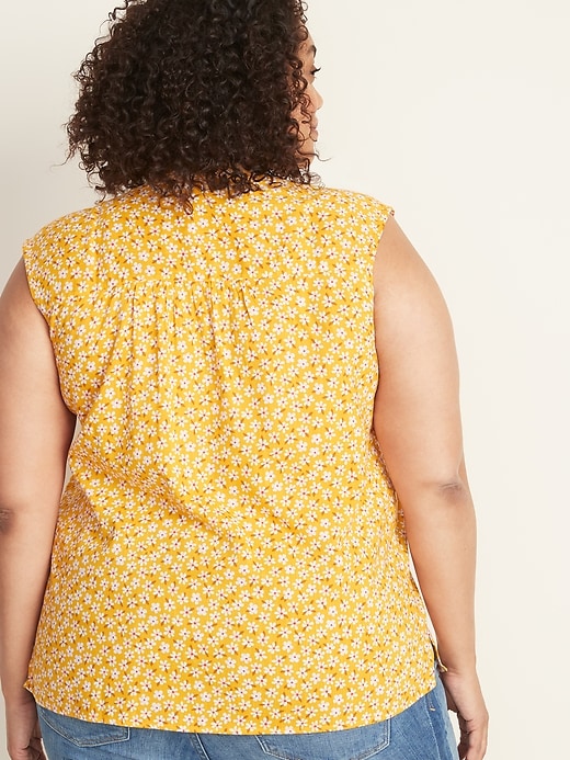 Image number 2 showing, Floral-Print Button-Front No-Peek Plus-Size Sleeveless Blouse