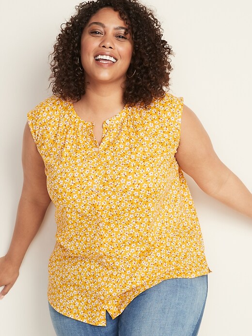 Image number 1 showing, Floral-Print Button-Front No-Peek Plus-Size Sleeveless Blouse