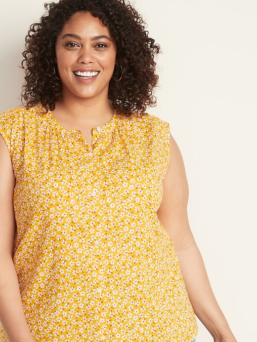 Image number 5 showing, Floral-Print Button-Front No-Peek Plus-Size Sleeveless Blouse