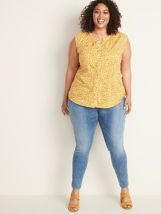 Image number 3 showing, Floral-Print Button-Front No-Peek Plus-Size Sleeveless Blouse