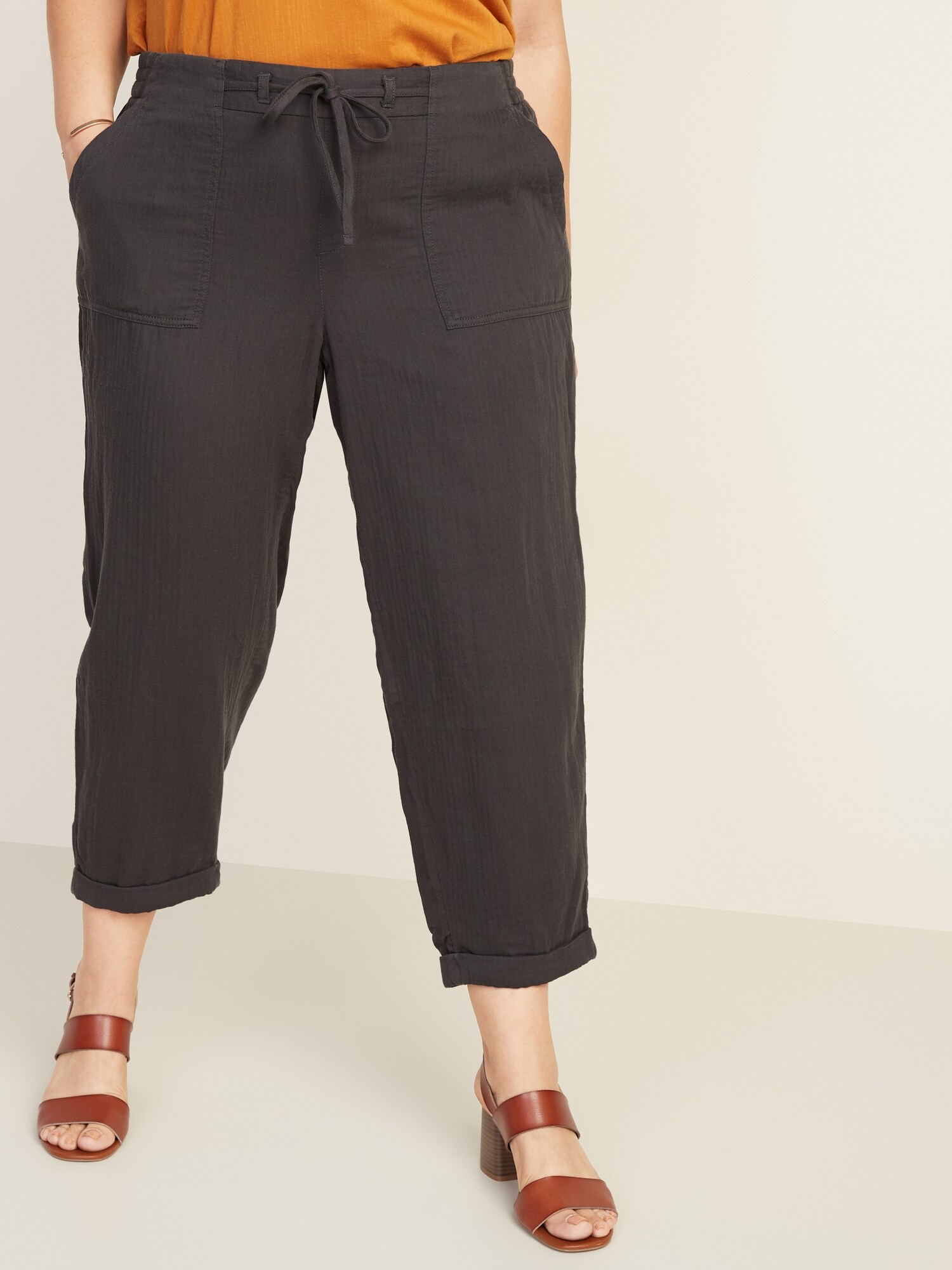 Mid-Rise Plus-Size Pull-On Soft Cropped Utility Pants | Old Navy