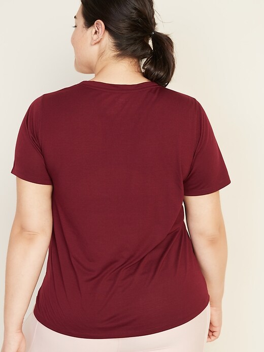 Image number 2 showing, Relaxed Plus-Size Knotted-Hem Performance Top