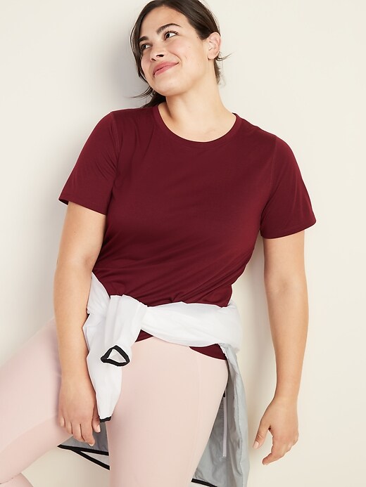Image number 4 showing, Relaxed Plus-Size Knotted-Hem Performance Top
