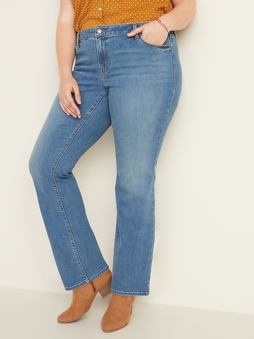Old Navy Mid-Rise Plus-Size Kicker Boot-Cut Jeans. 1