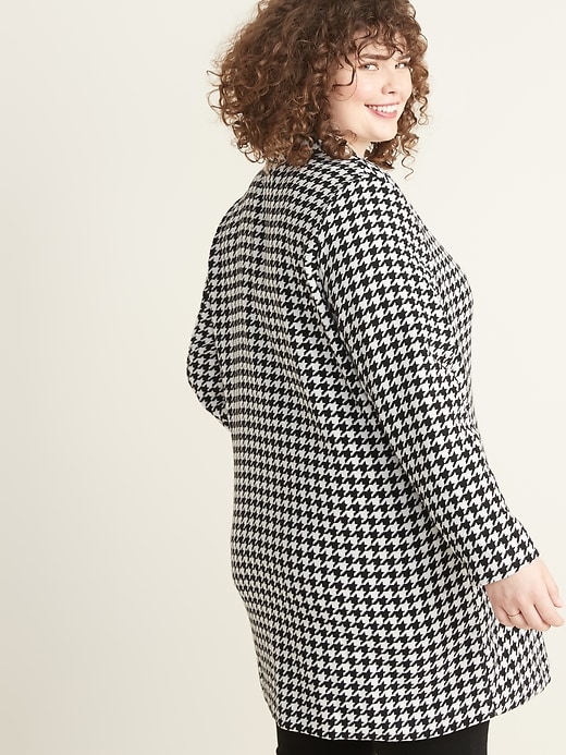 Image number 2 showing, Plus-Size Textured Houndstooth Coat