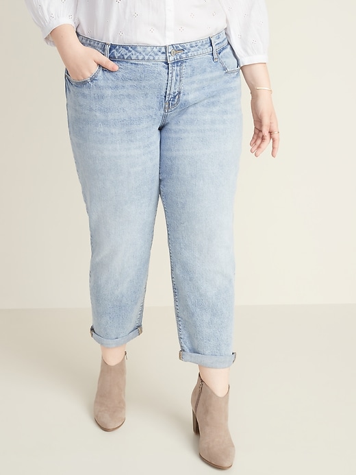 Image number 1 showing, Mid-Rise Plus-Size Boyfriend Straight Jeans
