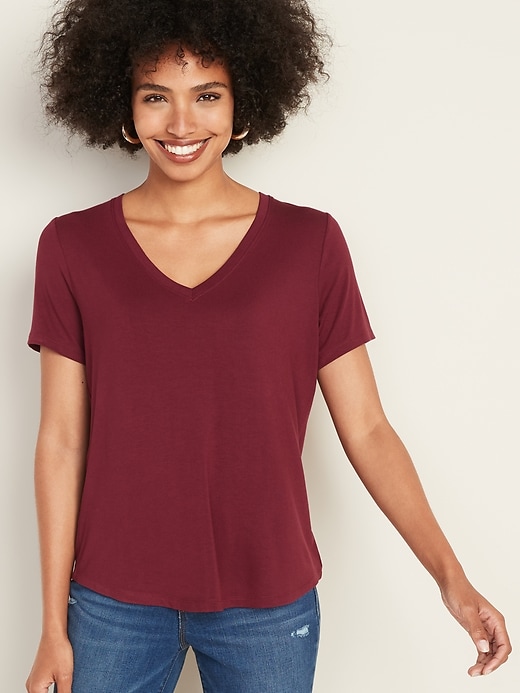 old navy vneck tshirt