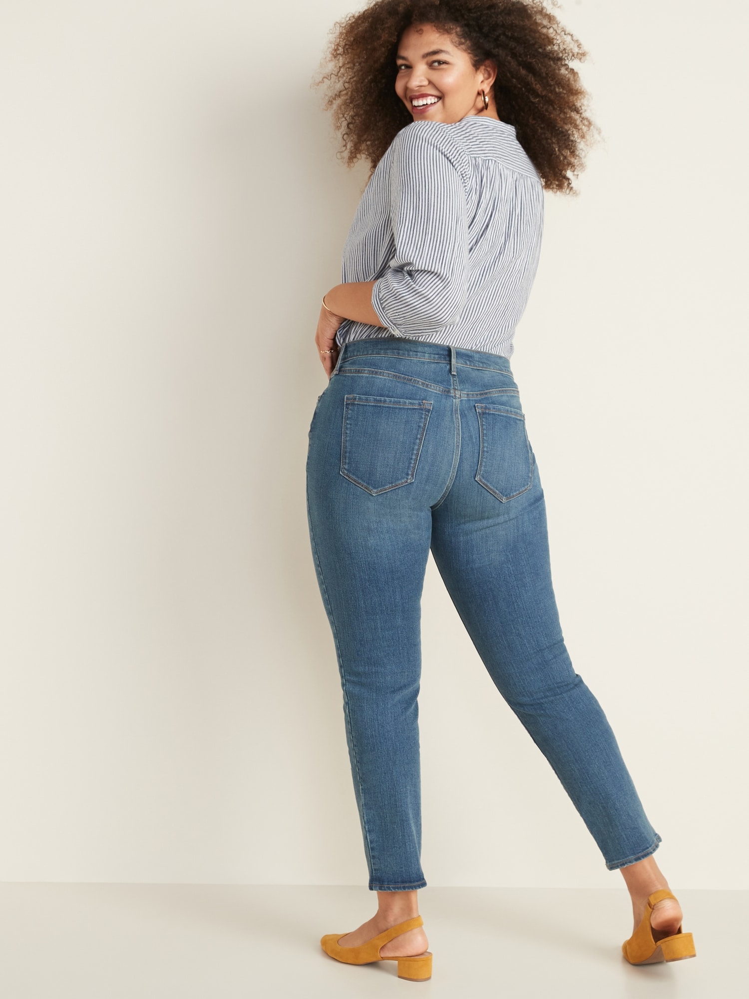 Gap, Old Navy Turn to Multi-Sized Jeans for Women